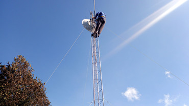 Montaje de una Antena de largo alcance a altura, Ajustco CD MX.
